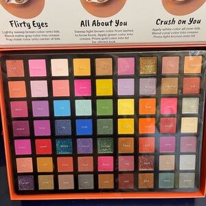 MAKEUP PALETTE